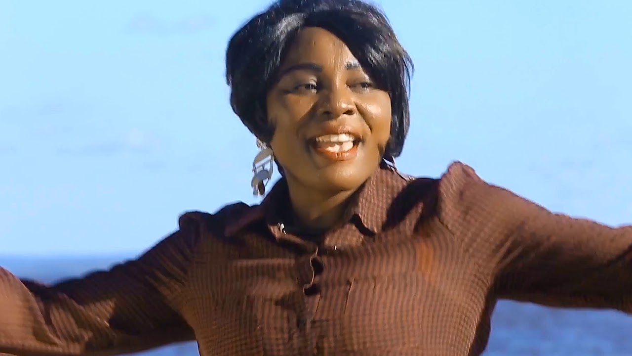 "TU ES DIEU" de Mireille MBUDI / KIN-EXPRESS Productions