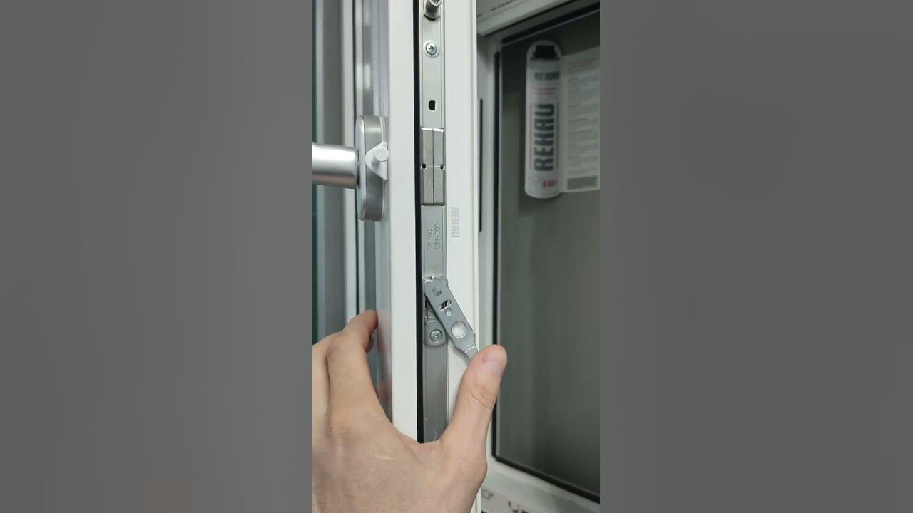 Как закрыть окно, ложное открывание Пвх в двух положениях How to close ...