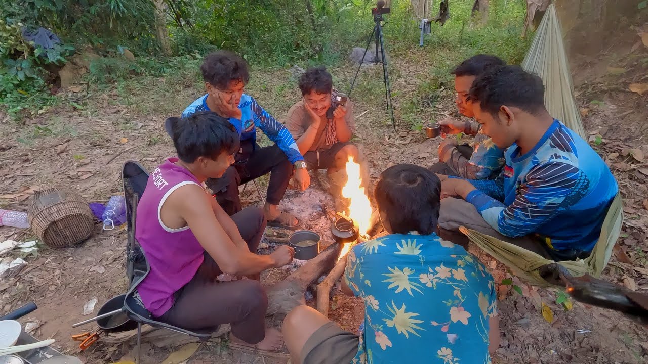 ចូលព្រៃជ្រៅដាក់មងចាប់កង្កែប - Overnight camping and fishing in forest 16/Jan/2026 - Ep377.1