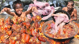 Download Lagu Village Cooking Channel   Cook Pig Legs Traditional Recipes In Jungle Eating MP3