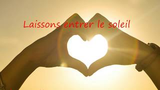 Video thumbnail of "Laissons entrer le soleil - Julien Clerc  (Paroles)  "Comédie musicale Hair""