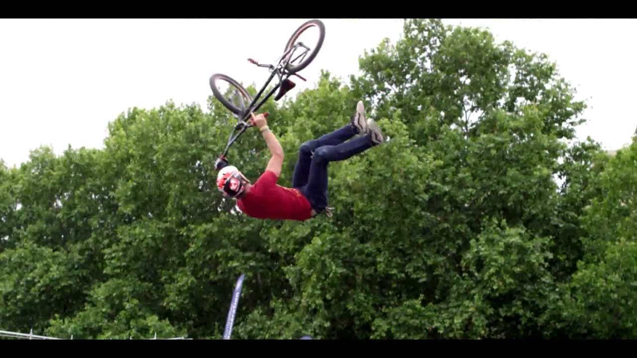 Razer - Life Is Just A Game - YouTube