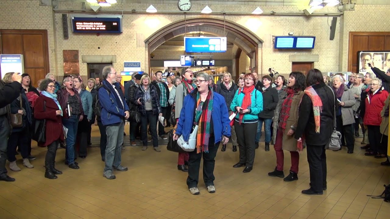 Flashmob Station Haarlem Karl Jenkins