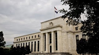 Fed Sees U.S. Economic Growth Downshifting to Moderate Pace