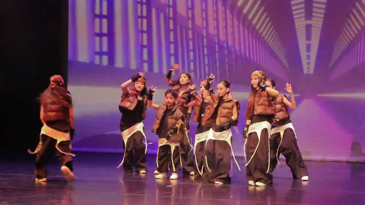 제11회 행복한 춤꾼 - Do you love me?, Hollywood Action