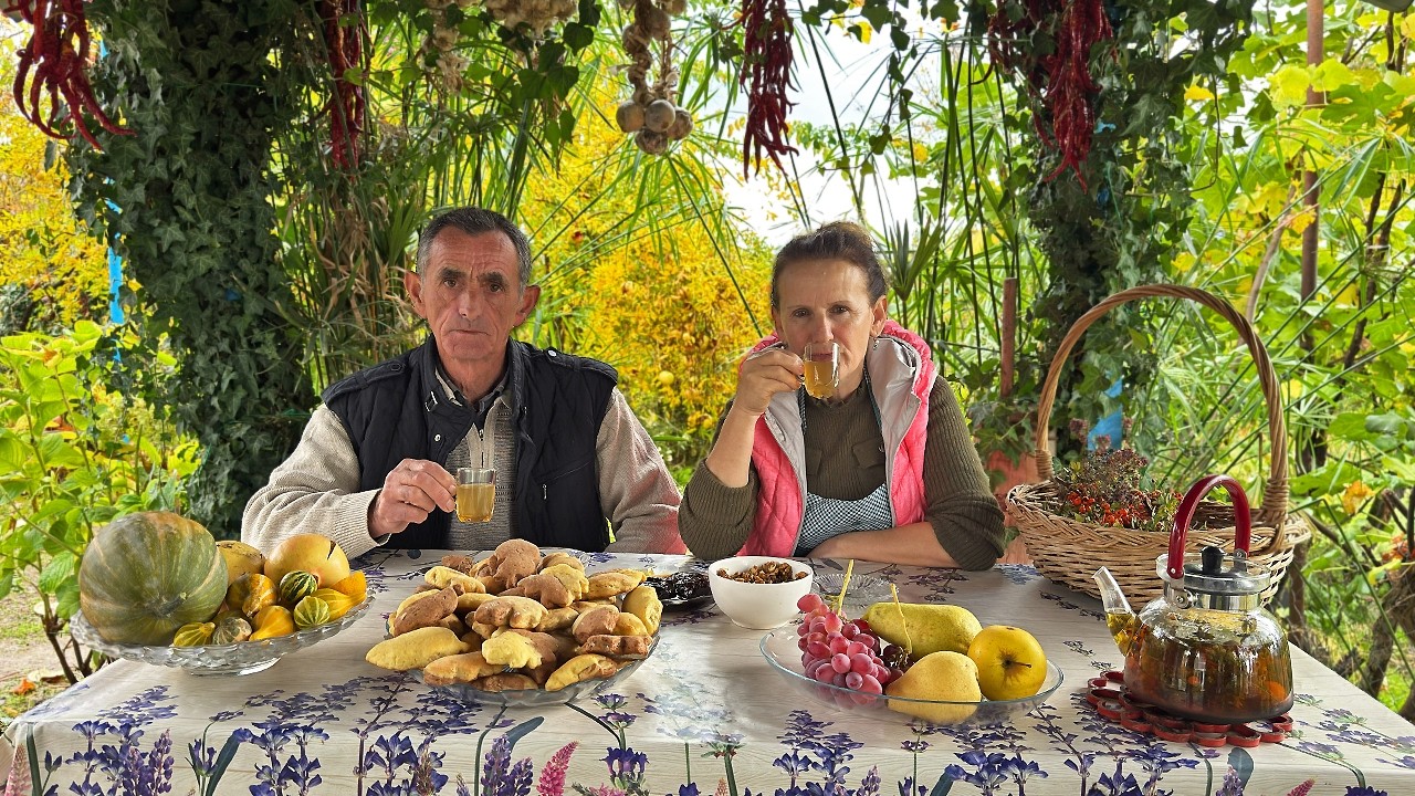 Ancient Village Tea Made From Wild Hawthorn?! And Cookies You’ll Crave! 🌿🔥🍪