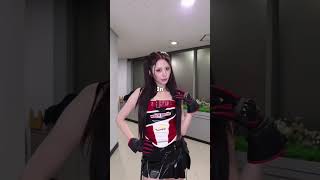 Is Lisa Jealous Of Jennie?? Viral