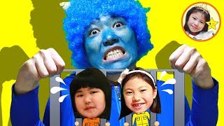 トイレに行きたい！ケンカしている二人が青鬼に閉じ込められた！　小学二年生コンビが協力してリアルミッションに挑戦　学習　寸劇　謎解きゲーム　図形　算数　お菓子 screenshot 3