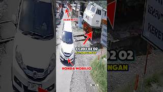 Terbaru Cc203 02 02 Ka Pandalungan Vs Mobil Honda Mobilio keretaapi jpl kecelakaan