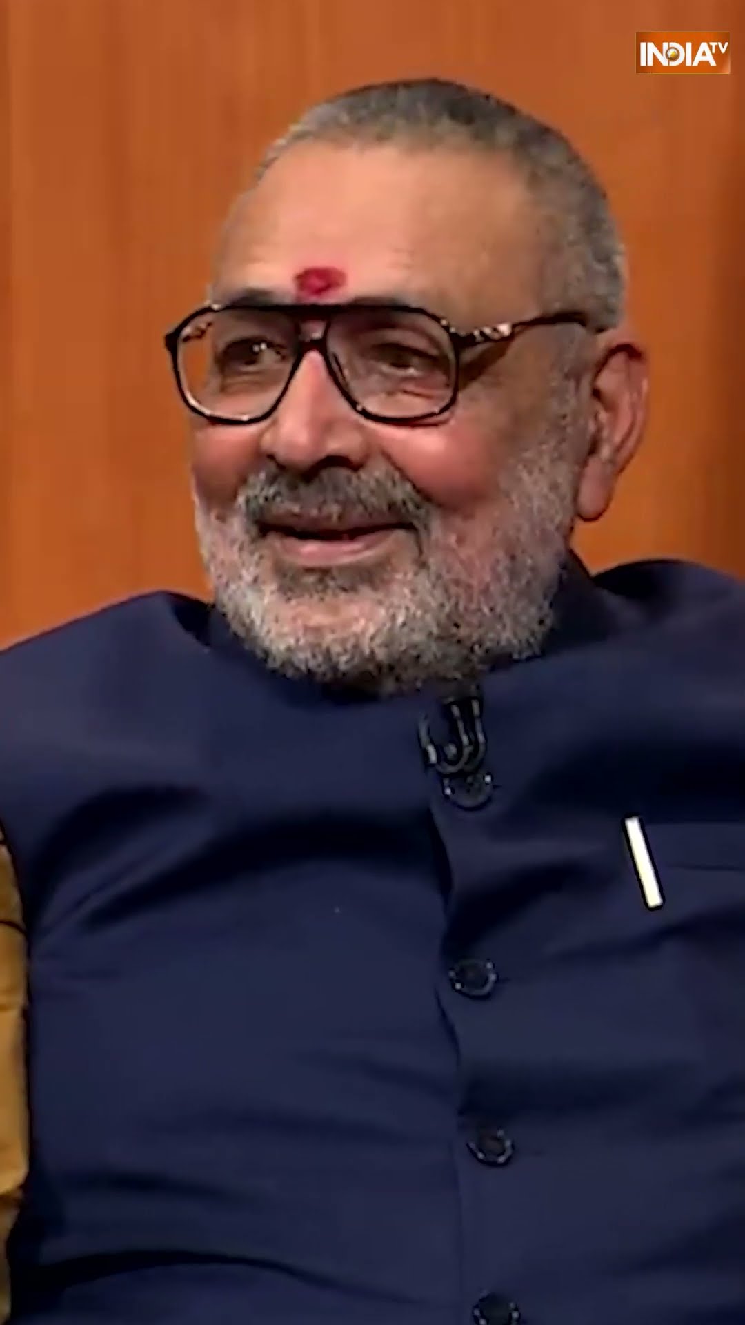#rahulgandhi को लेकर 'थेथरोलॉजी' बताने लगे #girirajsingh #aapkiadalat
