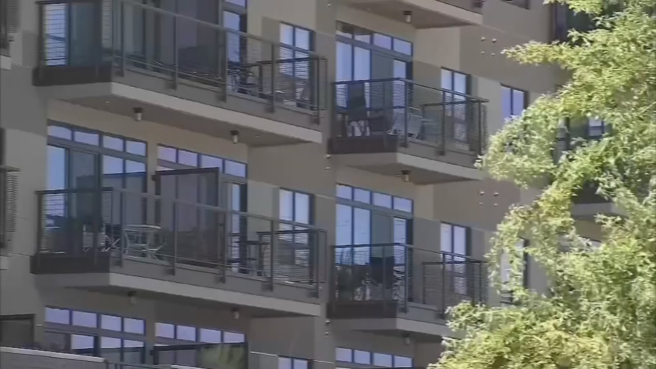 Maricopa County officials urge struggling tenants to sign up for rent