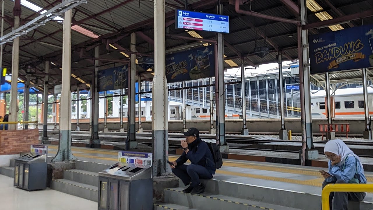 Sidareja Kiaracondong Cimahi | Kereta Api Kutojaya Selatan 