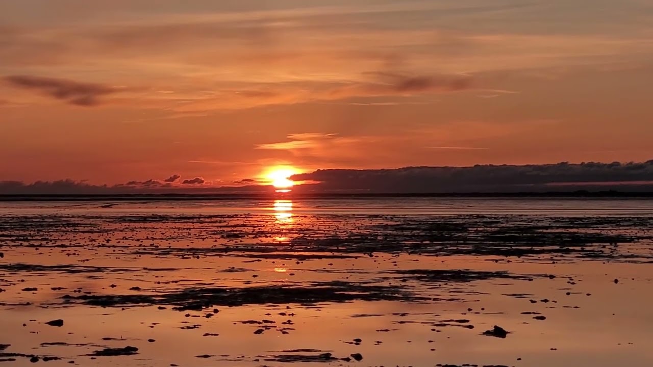 sunset over the north sea | 𝗷𝘂𝘀𝘁 𝗻𝗮𝘁𝘂𝗿𝗲 🍂 