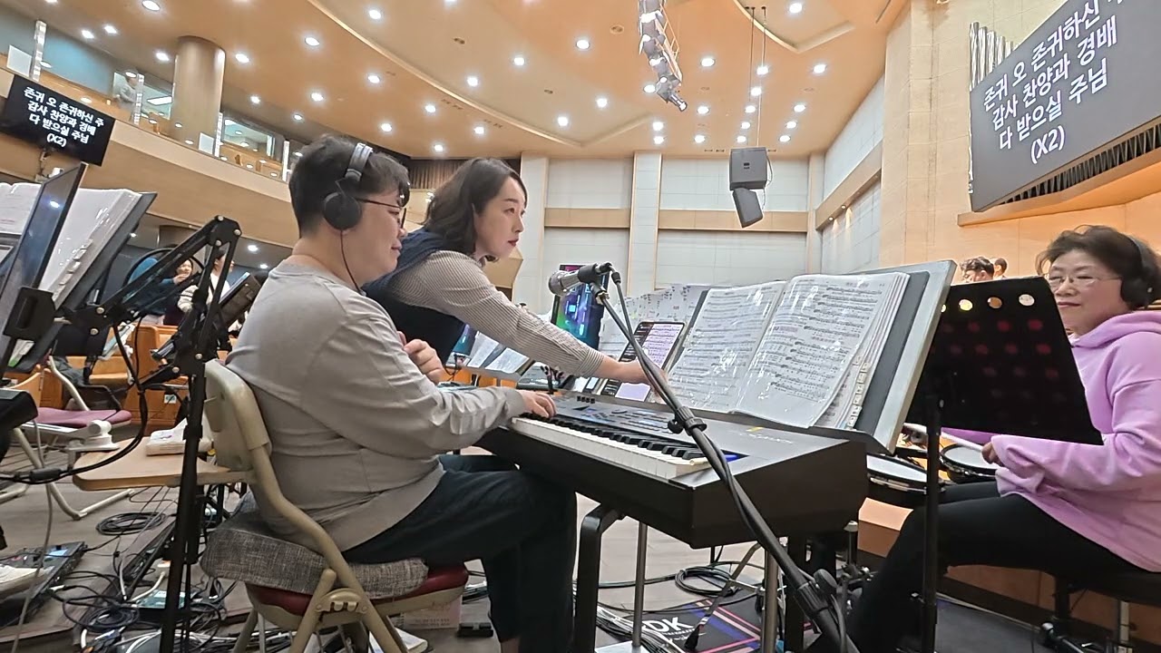 E Key Praise Medley | 너 근심 걱정 와도 / 존귀 오 존귀하신 주 / 크신 주께 / 우리 함께 기뻐해