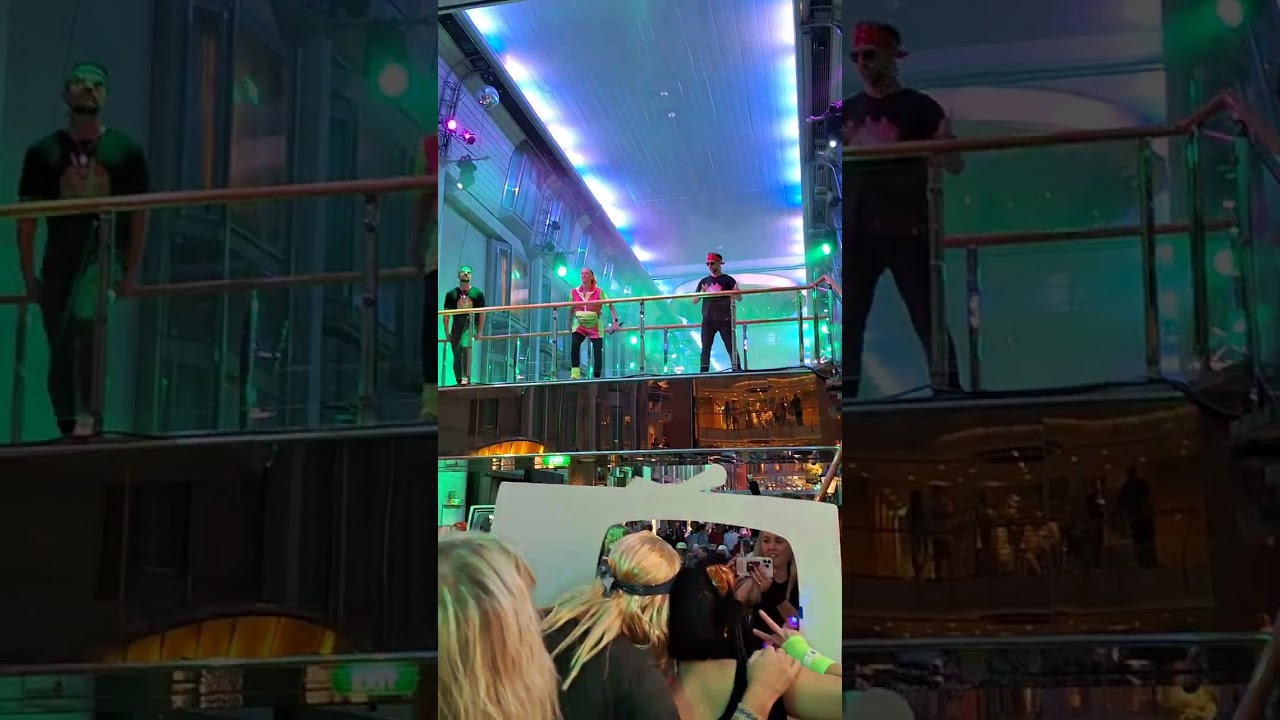 Dance party 80s night