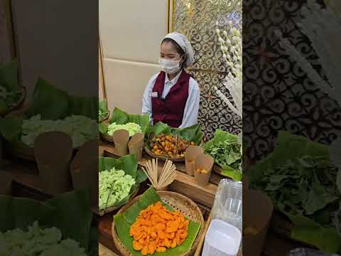 មិនមែនផ្សាររាត្រីទេណា ស្តង់អាហារនៅពិធីមង្គលការ សាលនា
