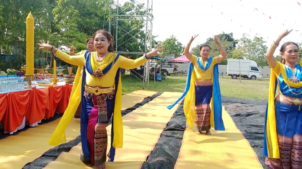ฟ้อนพระแม่ธรณี ที่วัดหินดาด