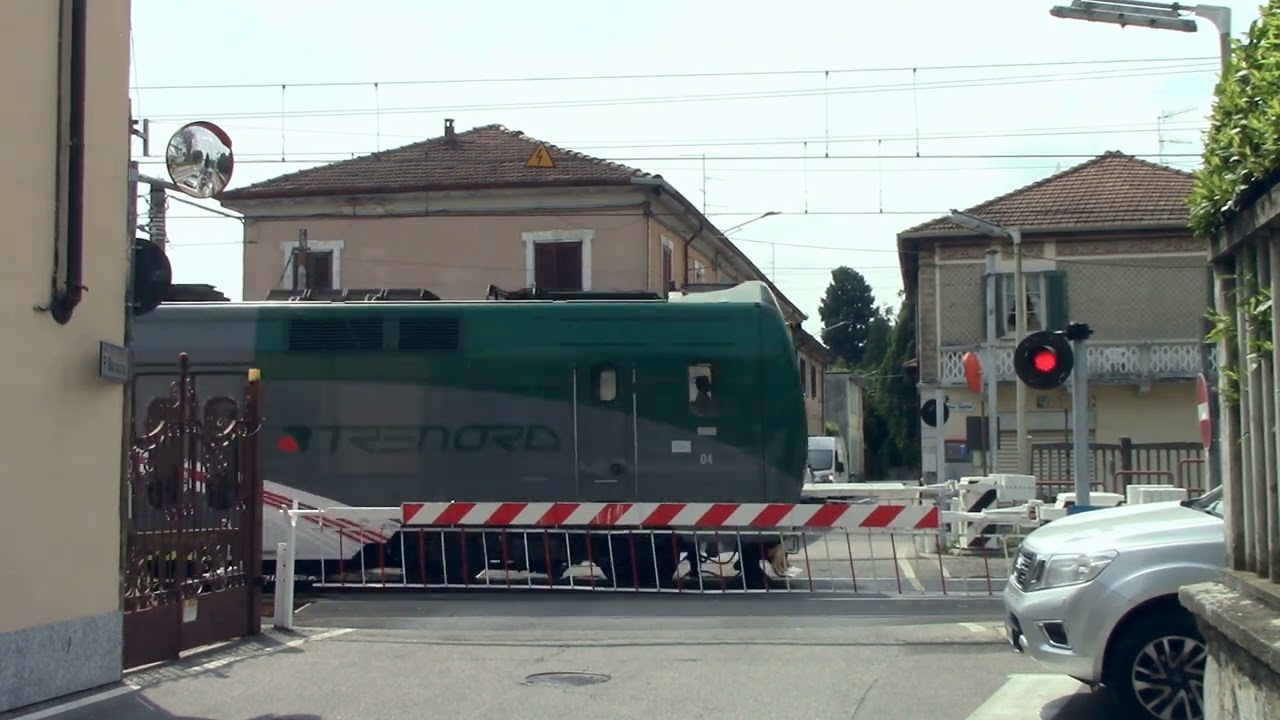 Venegono Superiore (I) Passaggio a Livello // Level crossing //