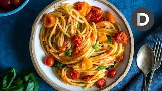 How to make... PASTA AL POMODORO! 6 Ingredient Dinner FIX!