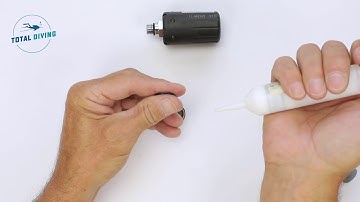 How to change the battery on a Aqua Lung Transmitter