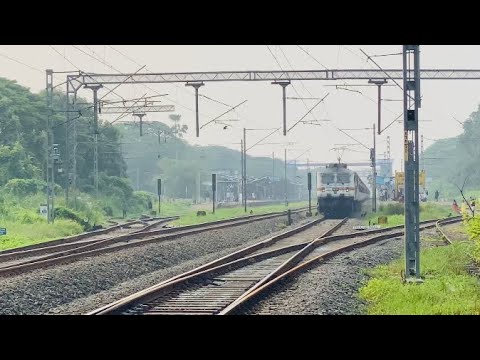 Train No.22653 Thiruvananthapuram Central-Hazrat Nizzamudin SF Express ...