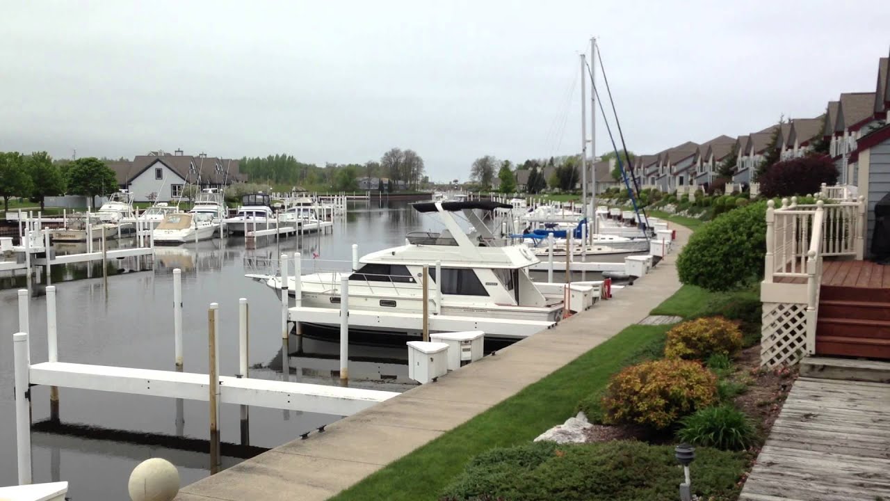 Manistee Harbor Village Marina