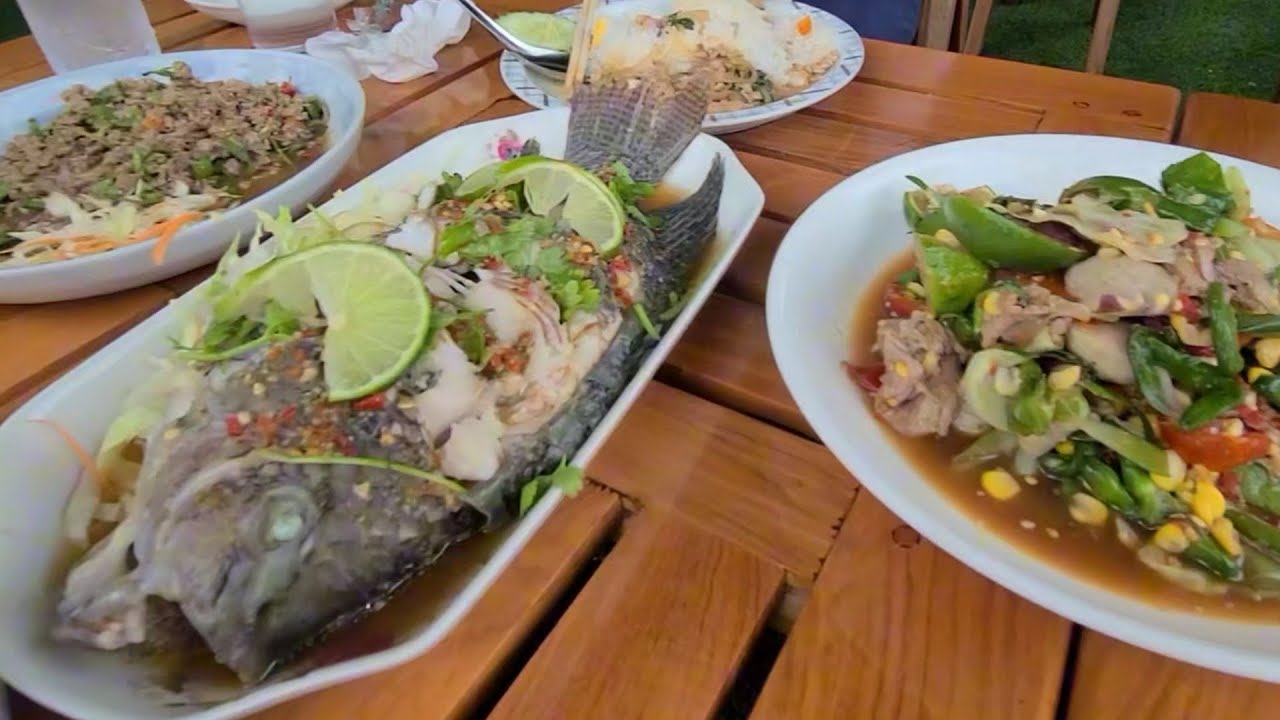 v2🇱🇦 Food review in Vang Vieng