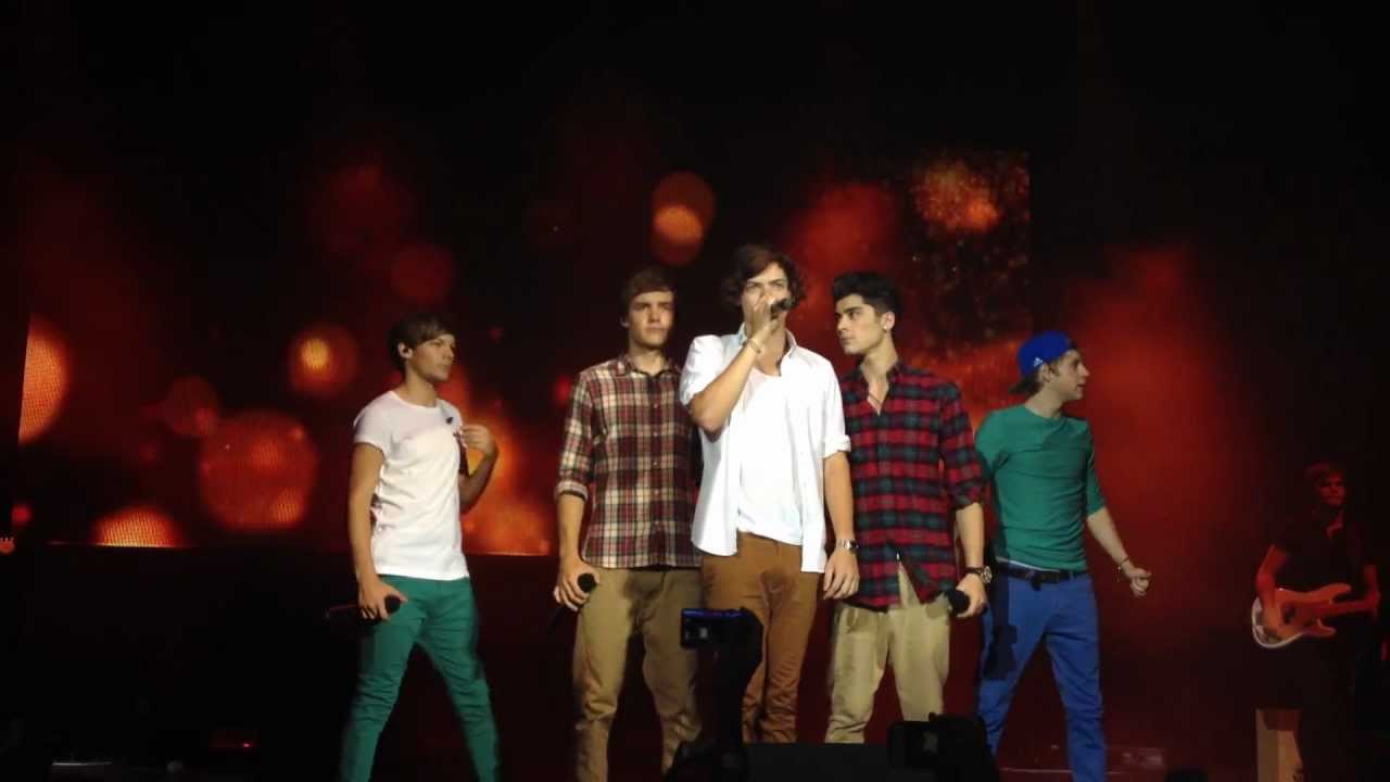what makes you beautiful zayn pulls up harrys shirt one making shirts