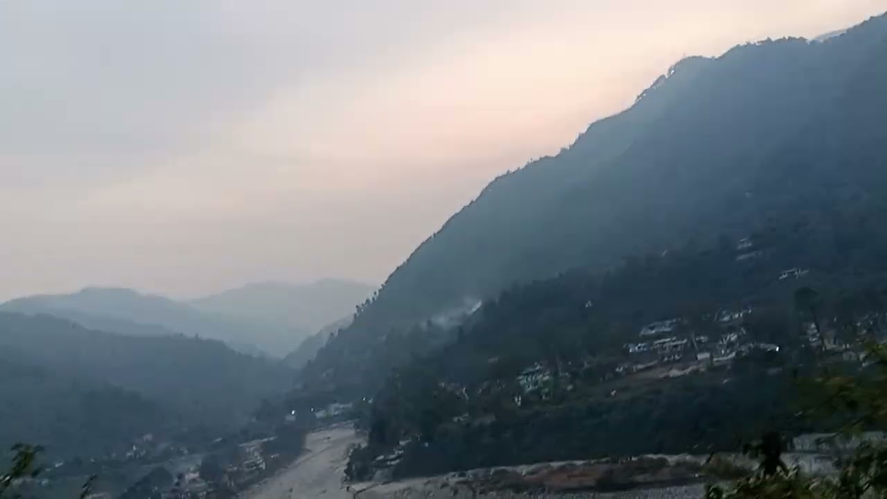 Pahad me Nepaliyo ki mehnat 