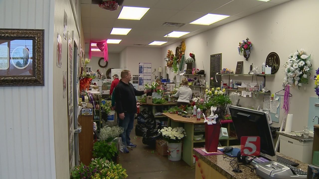 Many Florists Deliver Flowers Despite Winter Weather YouTube