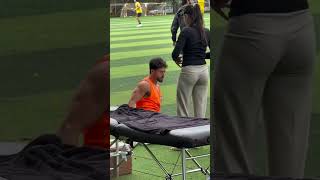 Look At Tiger Shroff Stratching