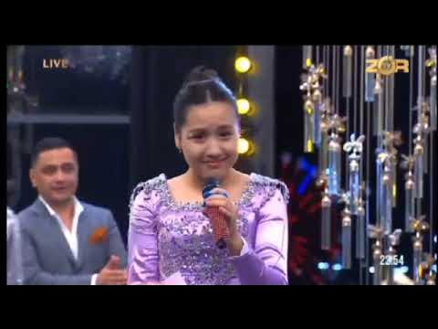 Qiz kameraga tayt kiyib oldi. Xususiy porno xotinlar mmf video