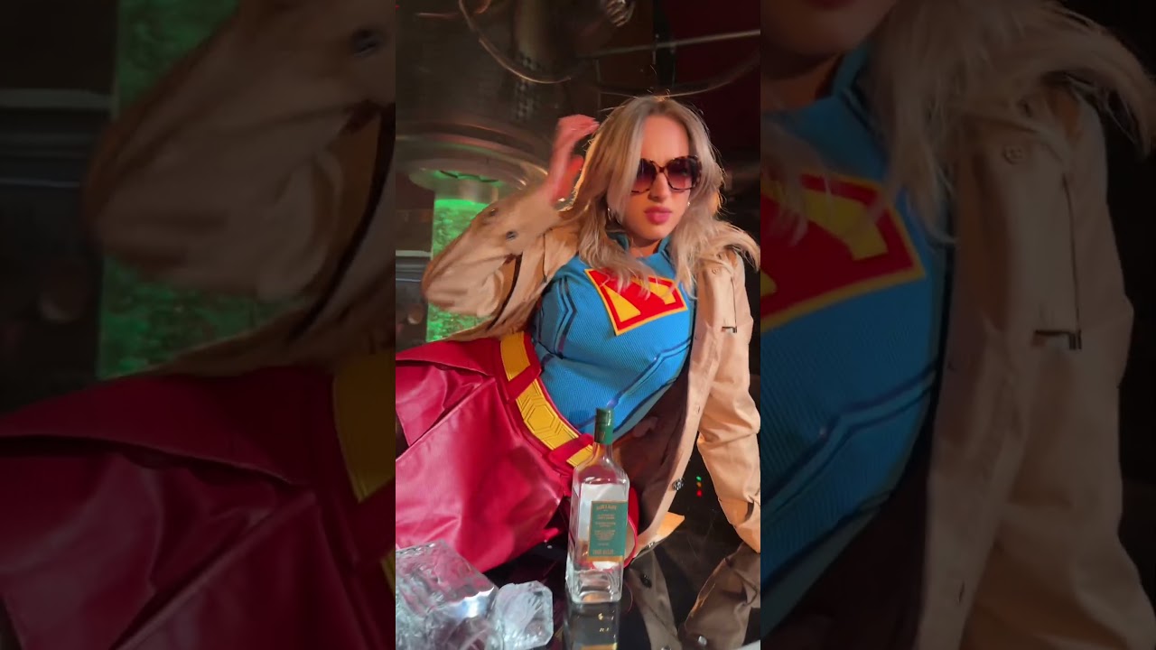 Look out! #supergirl #womanoftomorrow #cosplay #cosplaygirl #photoshoot #trend