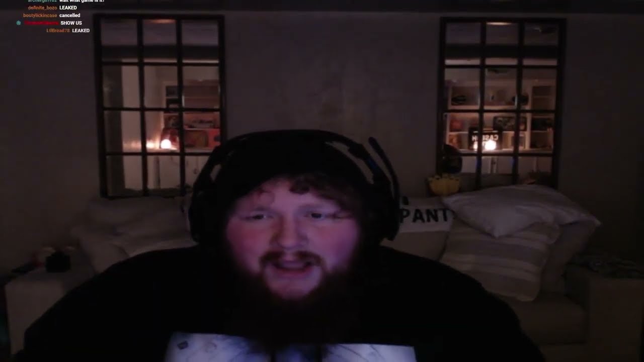 Case joins a public rec room lobby | Caseoh Rec Room Game