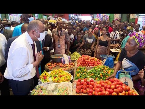 Lutte contre la vie chère :  le Premier Ministre Patrick Achi visite le forum du marché d’Adjamé