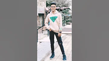 ضحكتك و ضحكتي عليا 