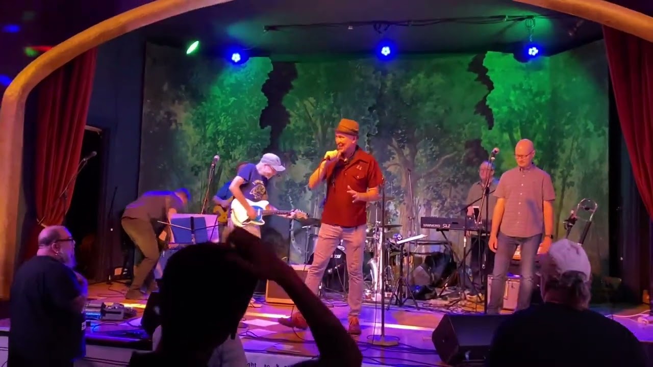 2Tones Clash perform Pressure Drop