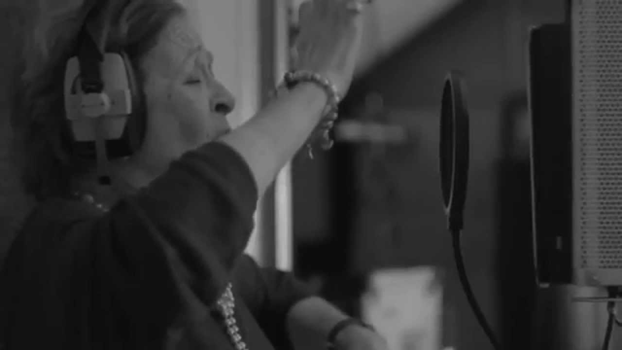 As 3 Marias e Simone de Oliveira cantam "No Teu Poema".