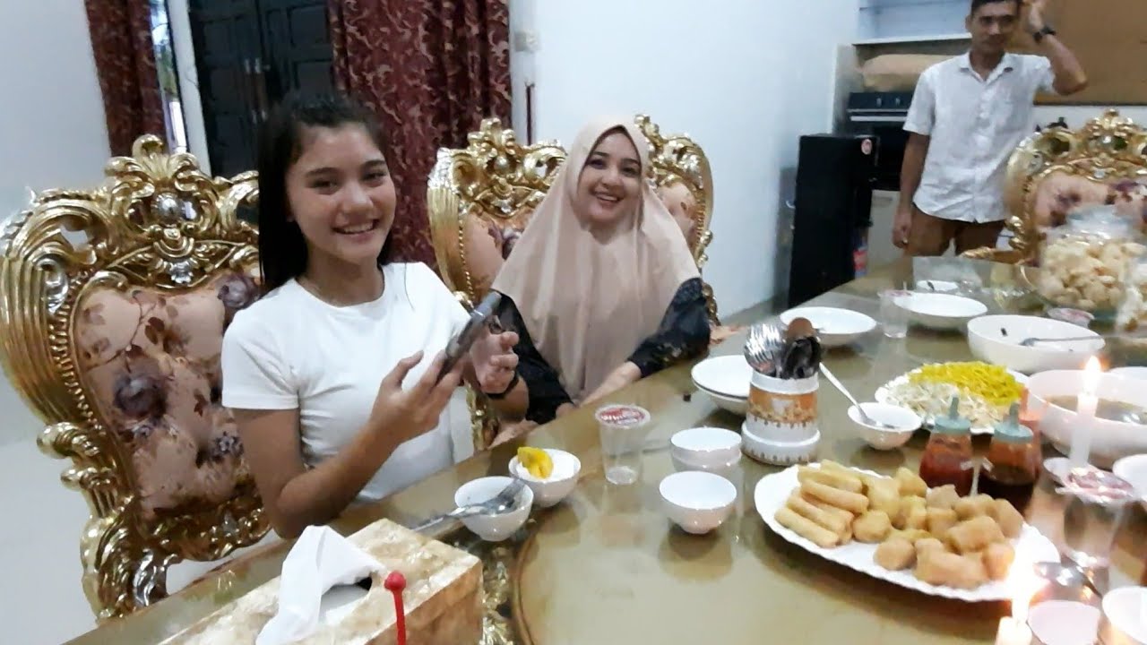 SRIDEVI DA Dijamu Makan di Rumah Wakil Walikota Prabumulih