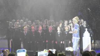 Lily Allen and Capital Children&#39;s Choir perform &quot;Somewhere Only We Know&quot;, LIVE