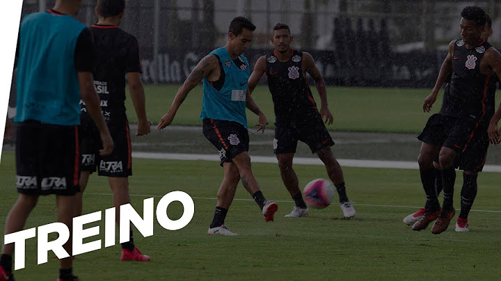 Timão treina sob chuva no CT Dr. Joaquim Grava