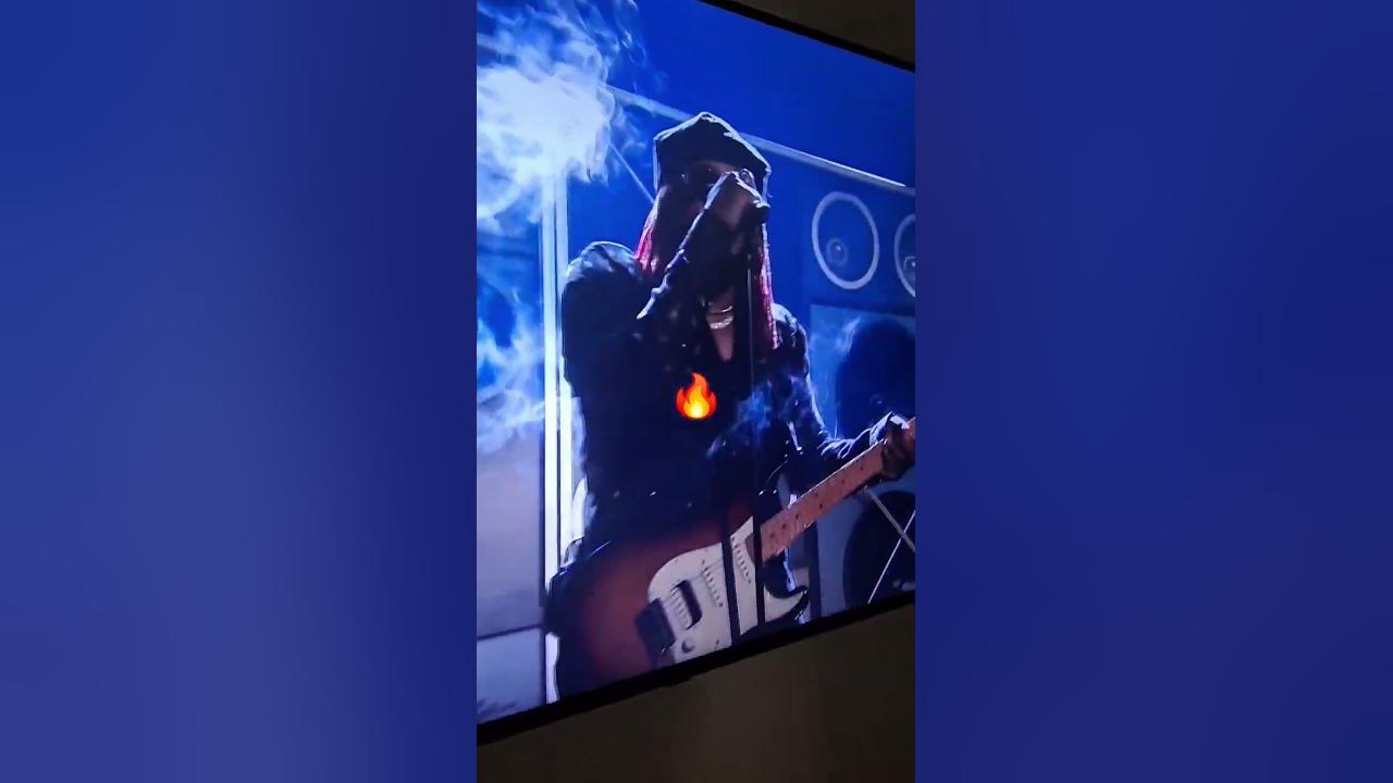 Leon Thomas Destroys stage at BET Awards 2025 #trending #music Leon Thomas Destroys stage at BET Awards 2025 #trending #music