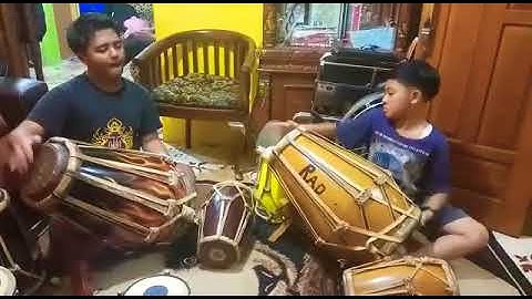 Tepakan kendang rampak,bersama kendang cilik..d"Rizal lineuk&radi al-halim