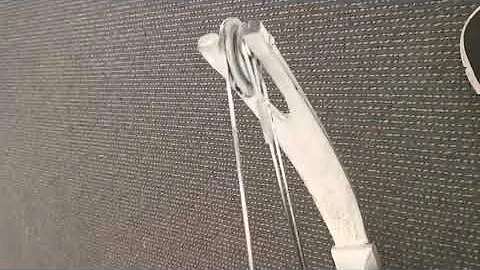 Easy way How to unstring and restring a compound bow with just a carabiner clip or thick screw 2021