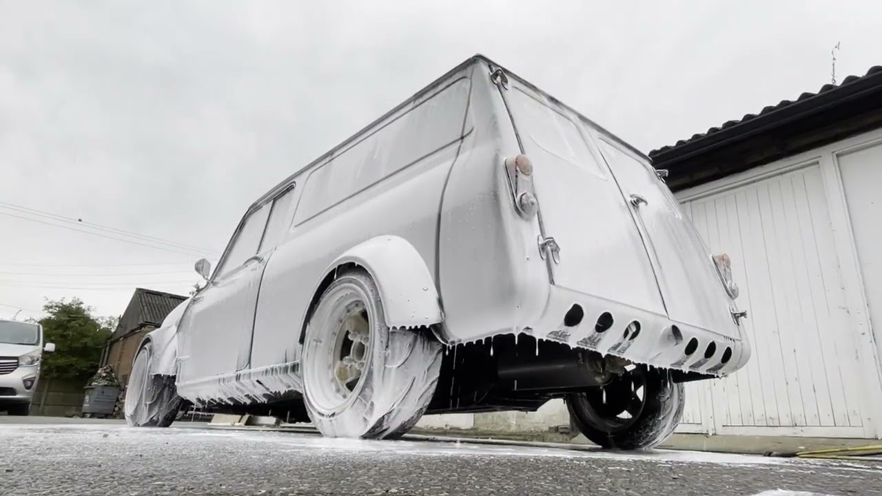 Burnouts and clean with MJJC Snow Foam Mini Van