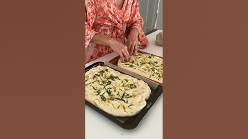 I have finally mastered the easiest focaccia recipe! Should I share HOW I make mine!? #focaccia