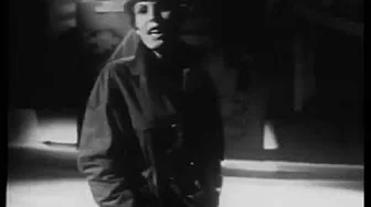 HELEN REDDY - THE LIQUIDATOR - ORIGINALLY SUNG BY SHIRLEY BASSEY HELEN REDDY - THE LIQUIDATOR - ORIGINALLY SUNG BY SHIRLEY BASSEY