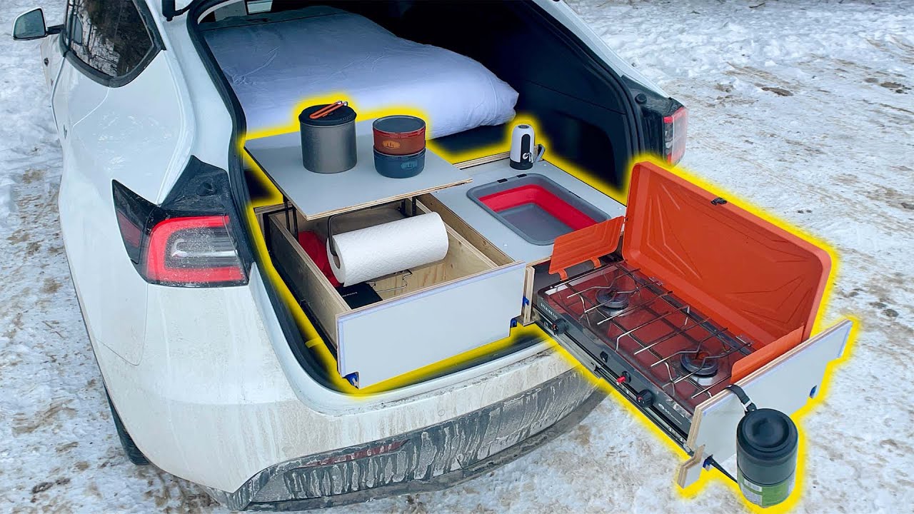 Küche, Bett und Schubladen: Tesla Model Y zum Camper umgebaut 
