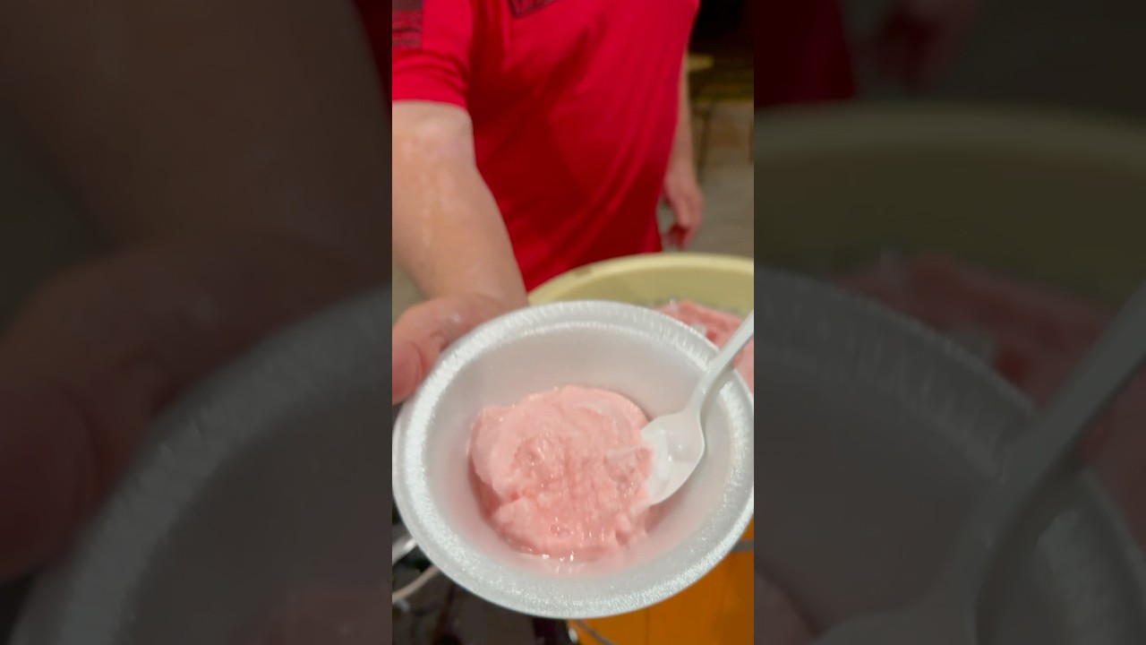 Pop Rouge ice cream! Red cream of soda ! 