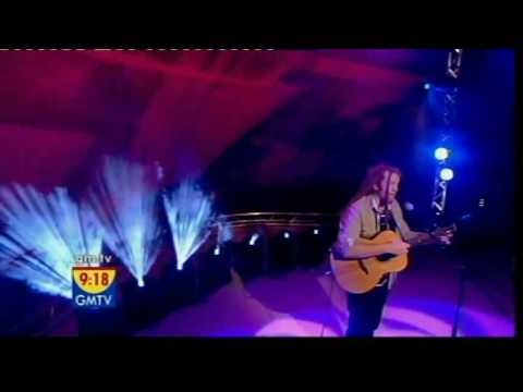 GMTV - Newton Faulkner: "I Need Something" (14.03....